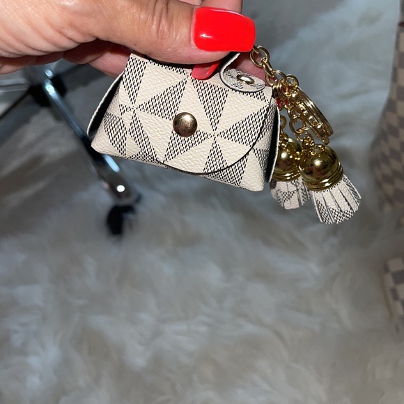 Ultra Mini Bag Keychain - Picture 5 of 10